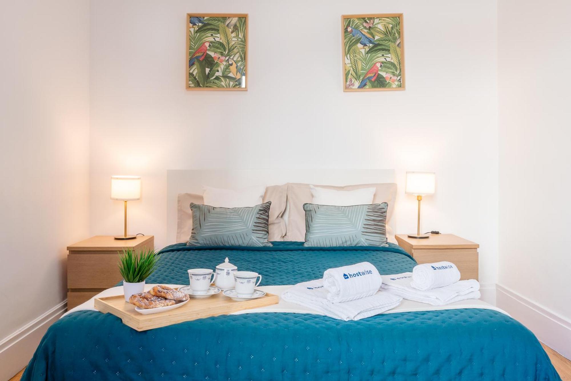 Host Wise - Spacious Comfortable Apartment - Balcony 포르투 외부 사진