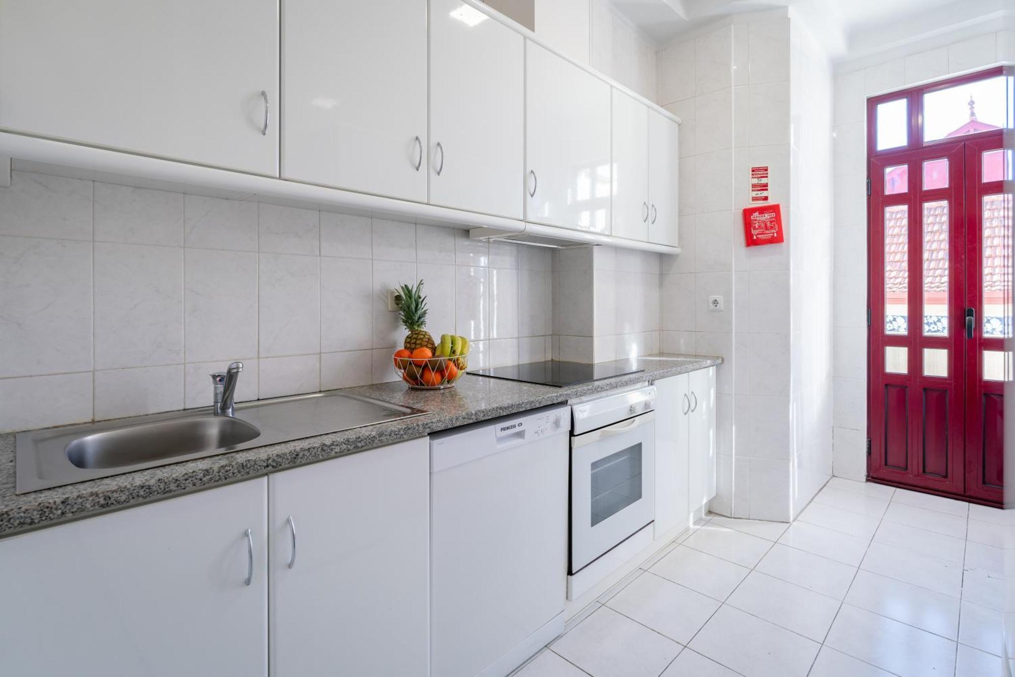 Host Wise - Spacious Comfortable Apartment - Balcony 포르투 외부 사진
