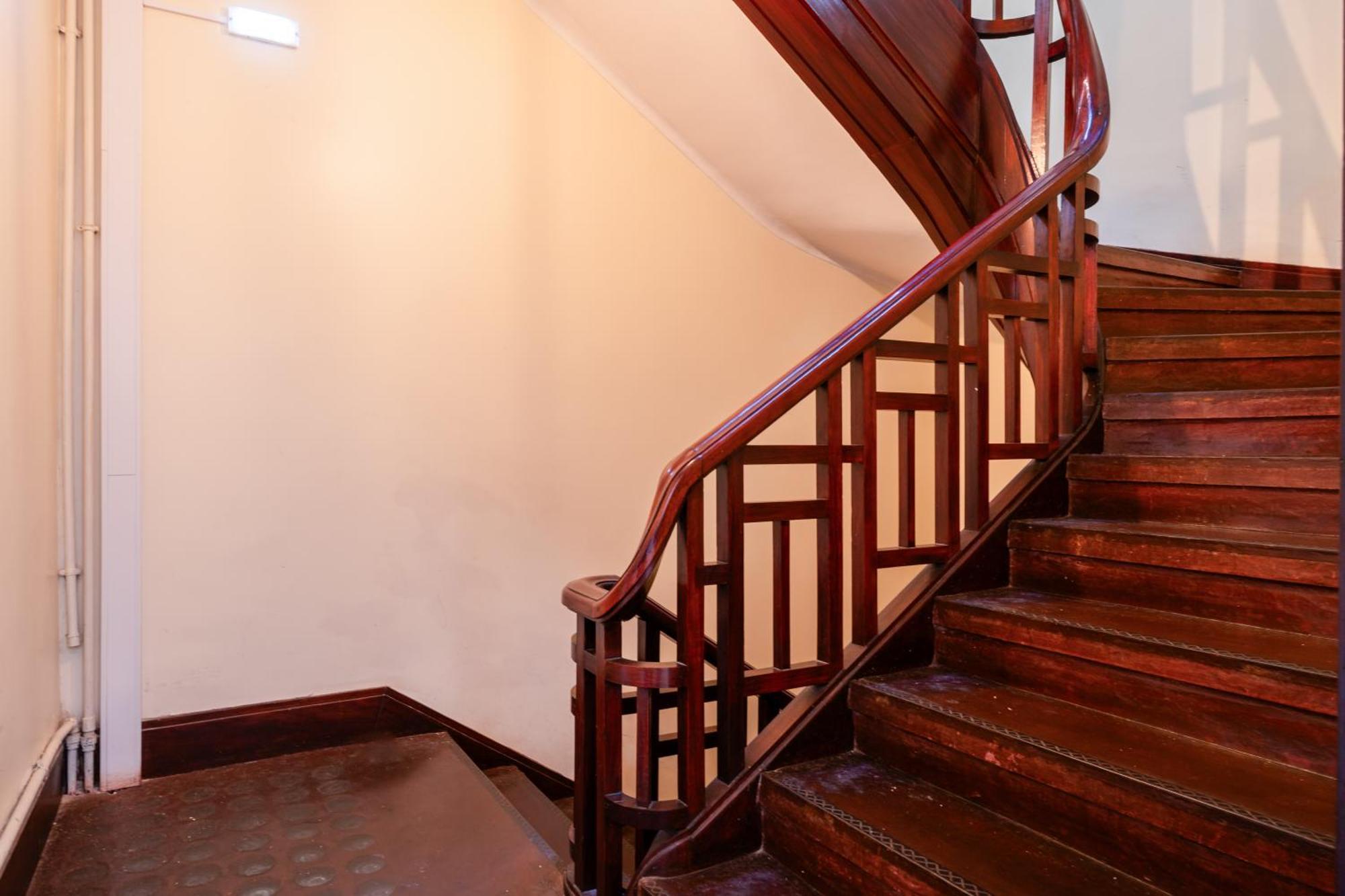 Host Wise - Spacious Comfortable Apartment - Balcony 포르투 외부 사진